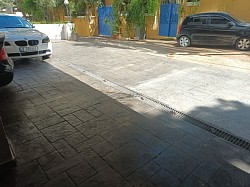 Hamra street - parking floor